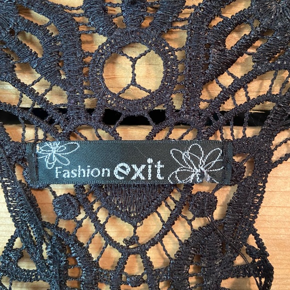 Fashion Exit Black and White Leopard Print Racerback Tank with Lace Back - Picture 3 of 6